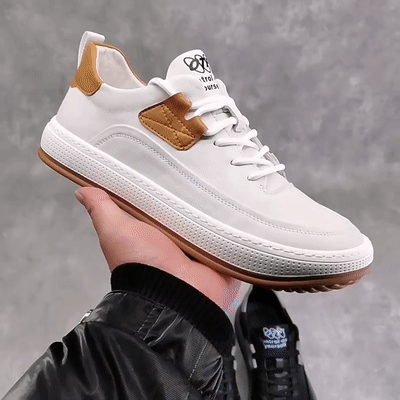 カジュアルスニーカー