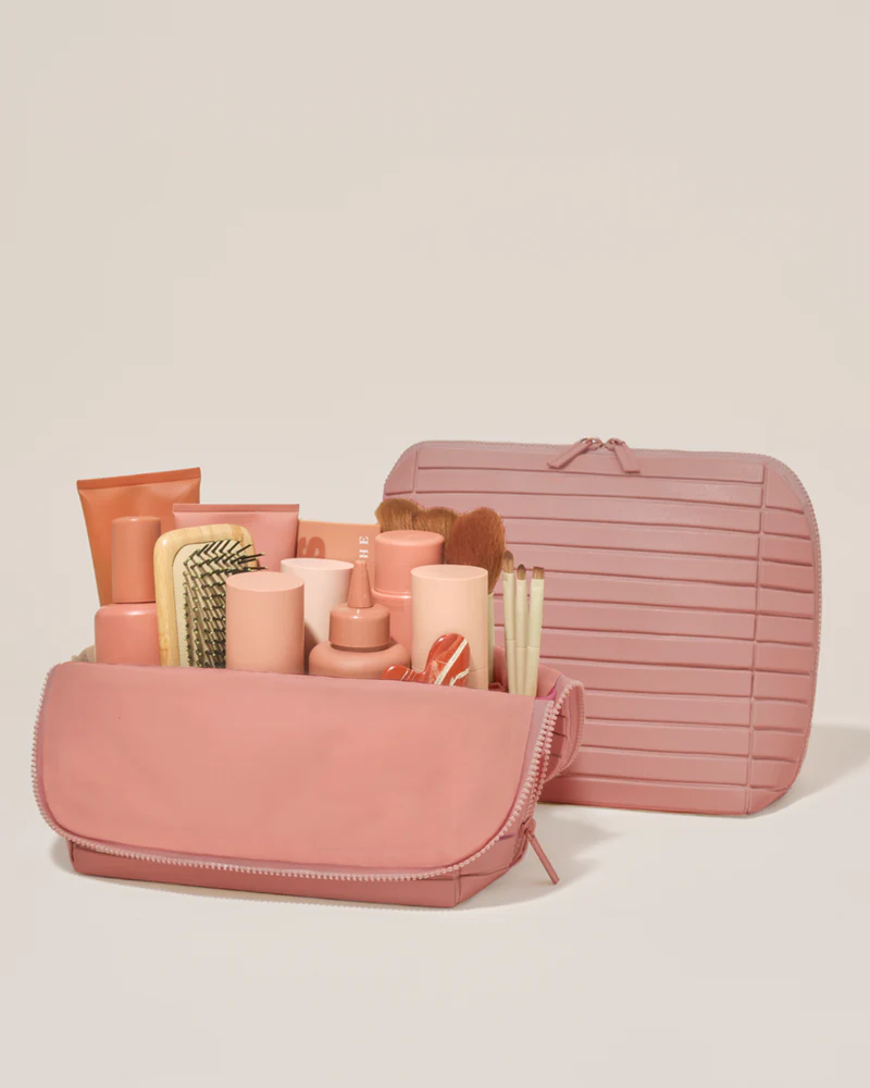 The large blush traveller