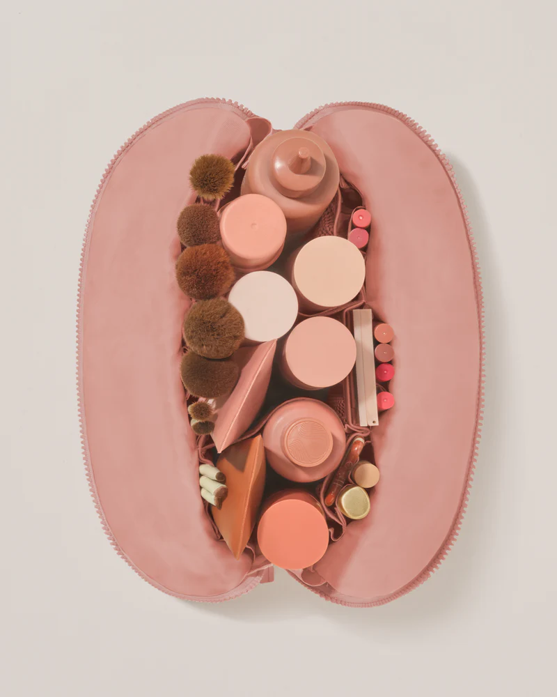 The large blush traveller