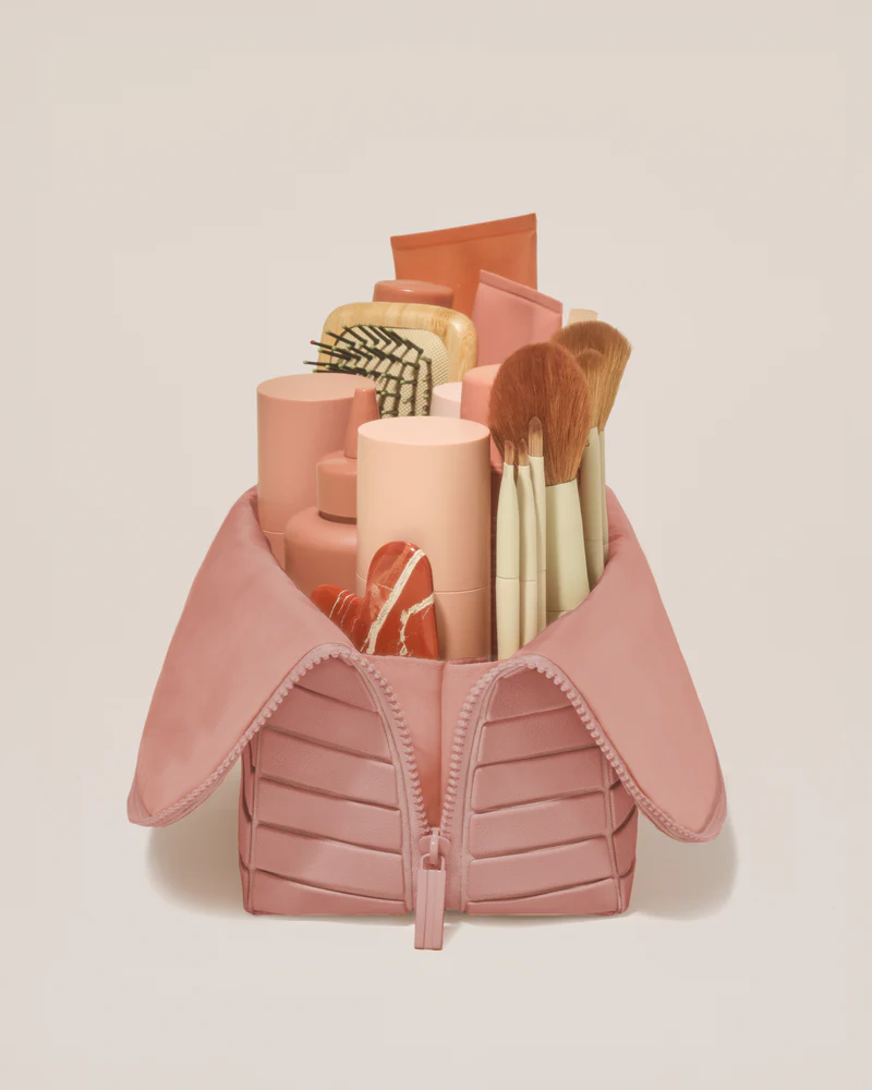 The large blush traveller